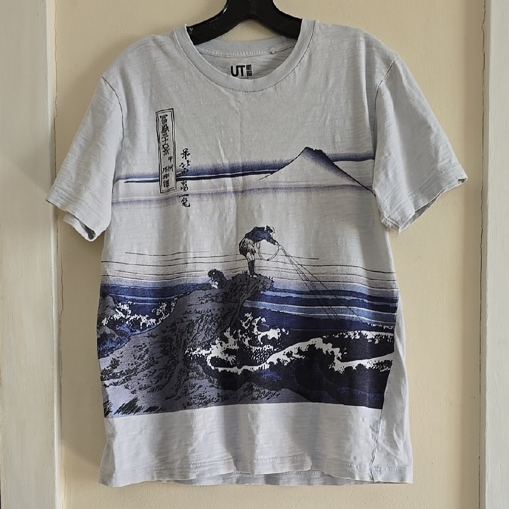 Uniqlo UT Hokusai Blue Wave Fishermen Mount Fuji Graphic Men's T-Shirt Large